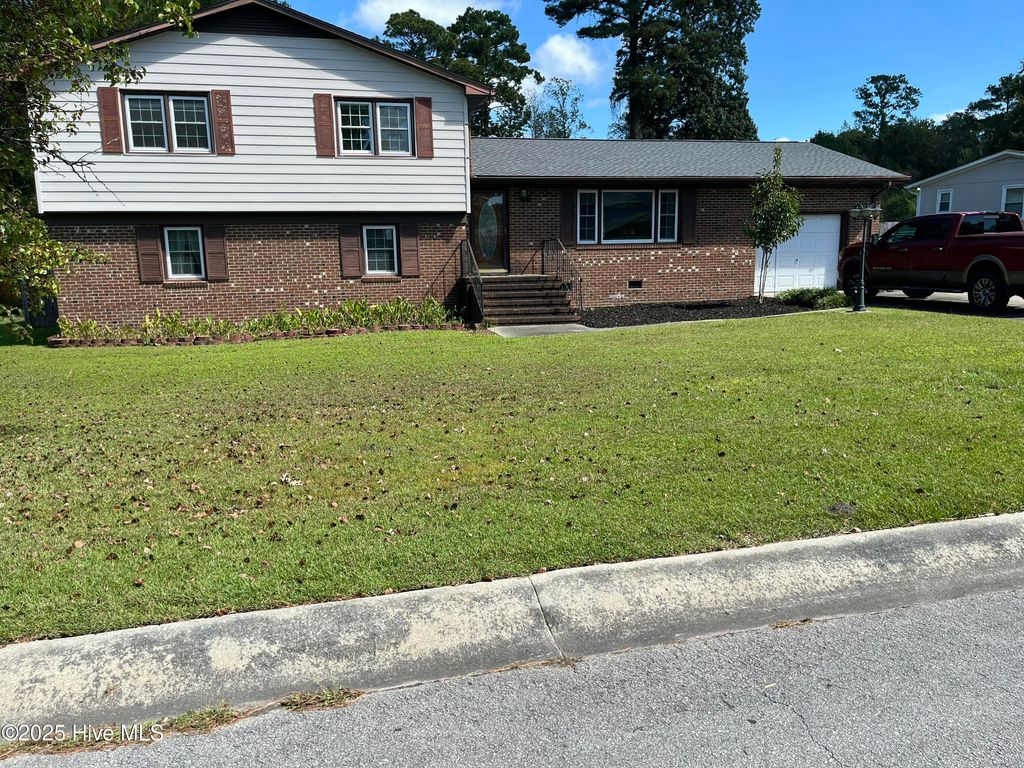 Photo of 102 Fairway Road, Jacksonville, NC 28546 (MLS # 100535550)