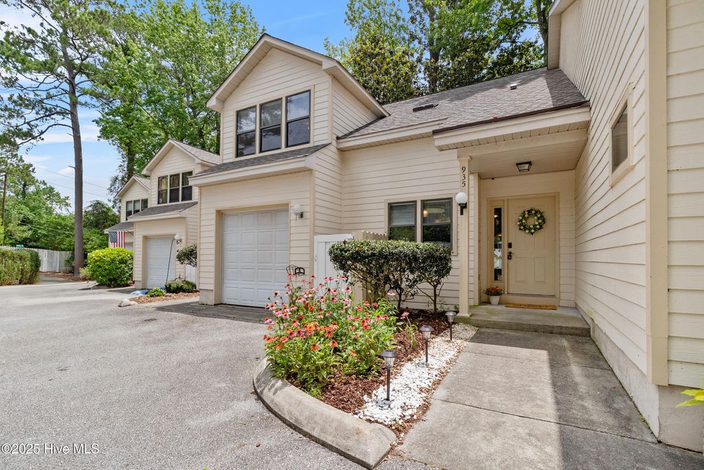 Photo of 935 Birch Creek Drive, Wilmington, NC 28403 (MLS # 100513575)