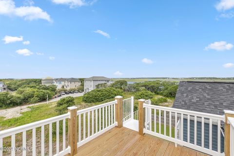 A home in Topsail Beach