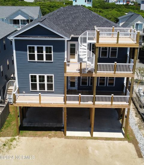 A home in Topsail Beach