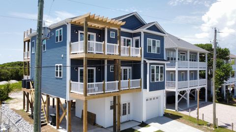 A home in Topsail Beach