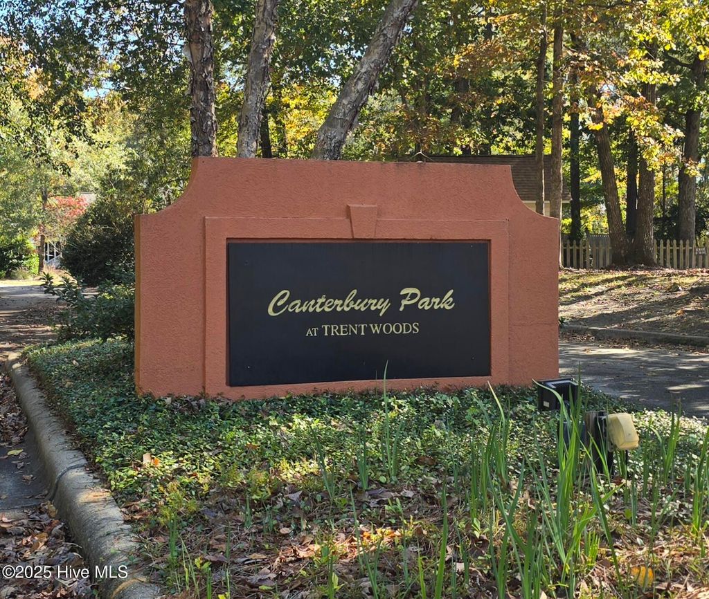 Photo of 916 Buckingham Road, New Bern, NC 28562 (MLS # 100539394)