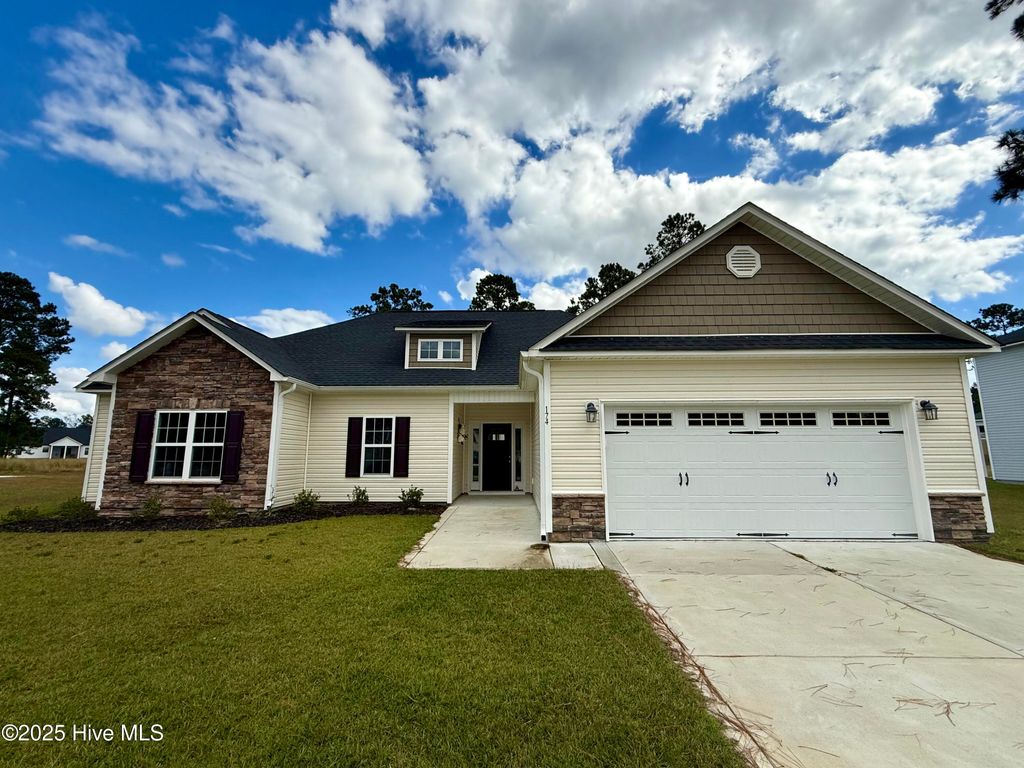 Photo of 174 Finch Lane, New Bern, NC 28560 (MLS # 100513119)