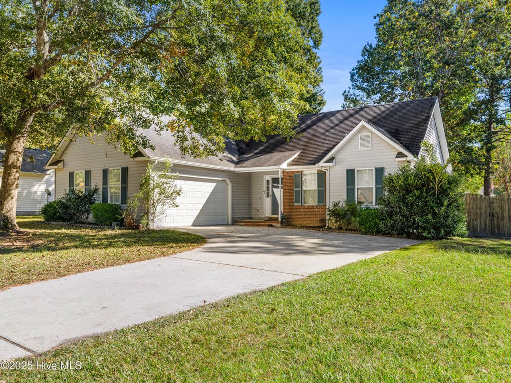 Photo of 303 Firethorn Lane, Jacksonville, NC 28546 (MLS # 100539144)