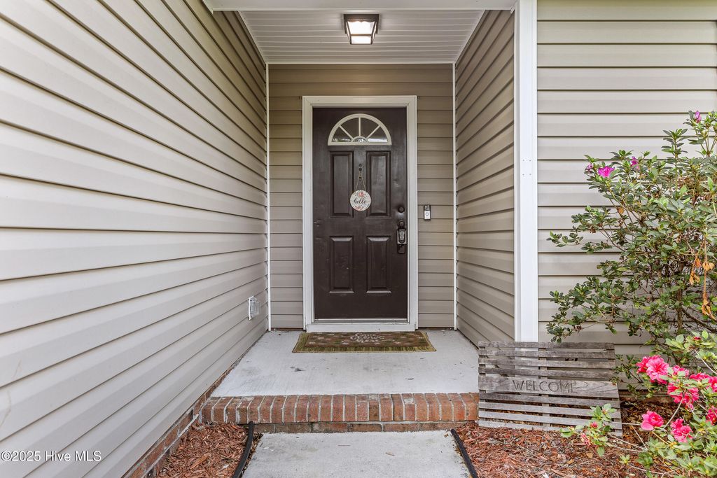Photo of 195 Lee Rogers Road, Hubert, NC 28539 (MLS # 100528410)