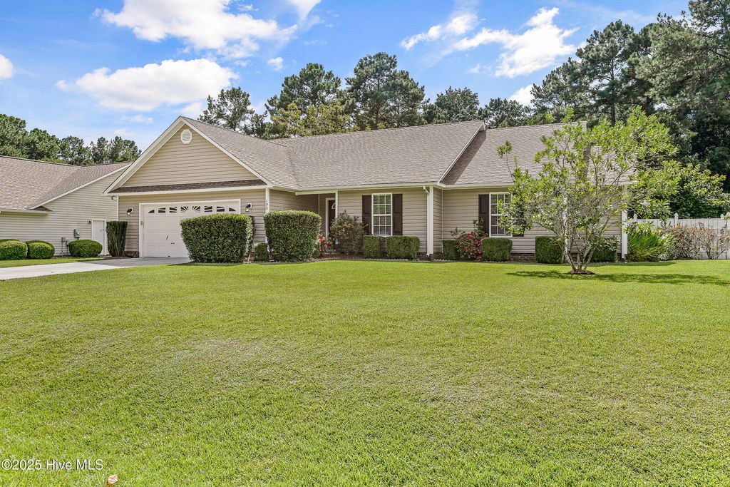 Photo of 195 Lee Rogers Road, Hubert, NC 28539 (MLS # 100528410)