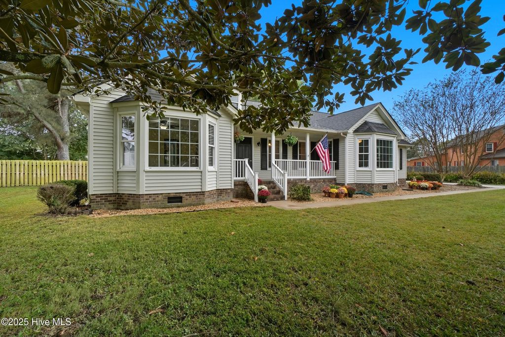 Photo of 114 Hunters Trail W, Elizabeth City, NC 27909 (MLS # 100535244)