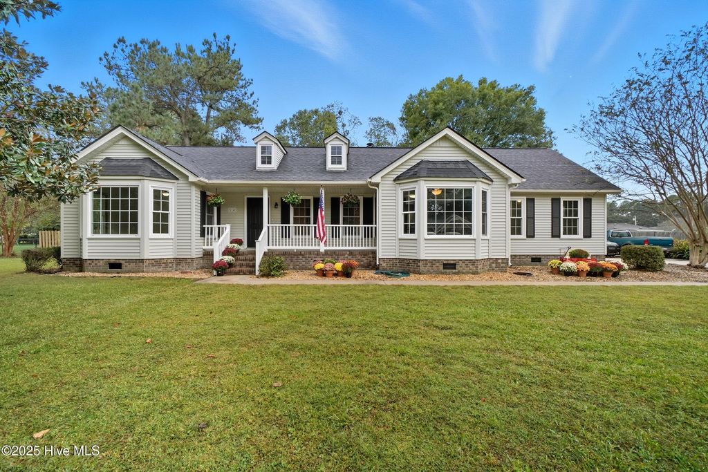 Photo of 114 Hunters Trail W, Elizabeth City, NC 27909 (MLS # 100535244)