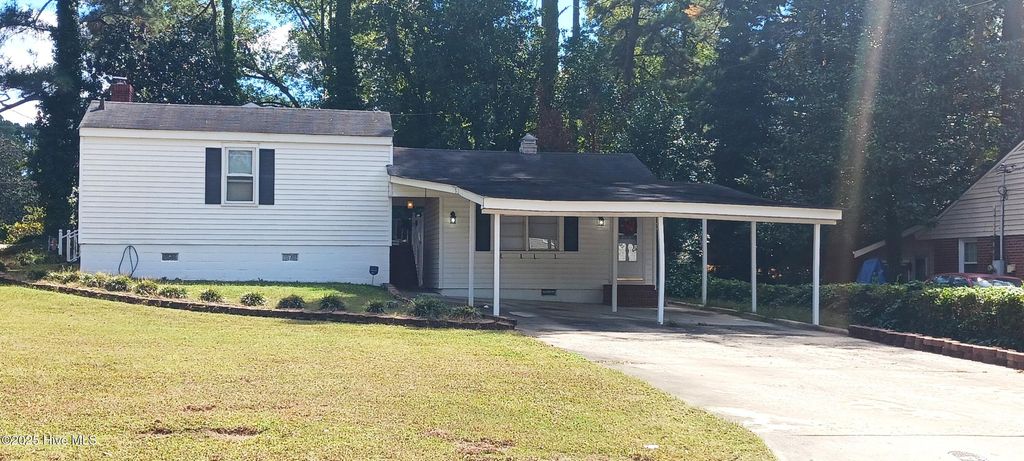 Photo of 1009 Walnut Street W, Wilson, NC 27893 (MLS # 100519622)