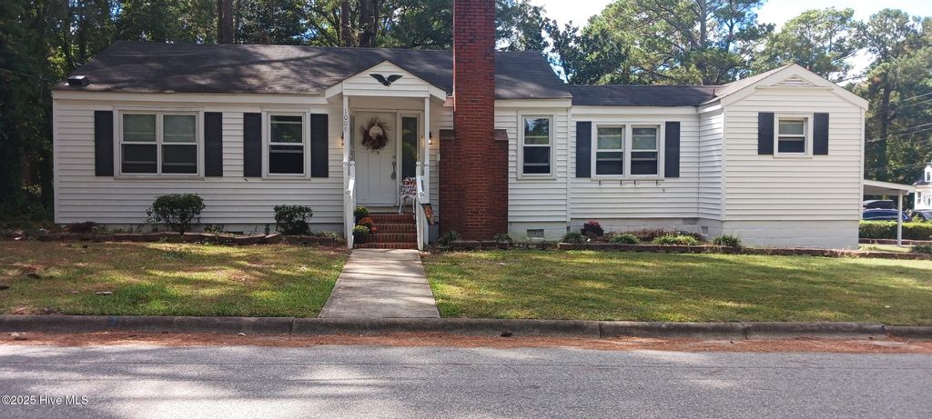 Photo of 1009 Walnut Street W, Wilson, NC 27893 (MLS # 100519622)