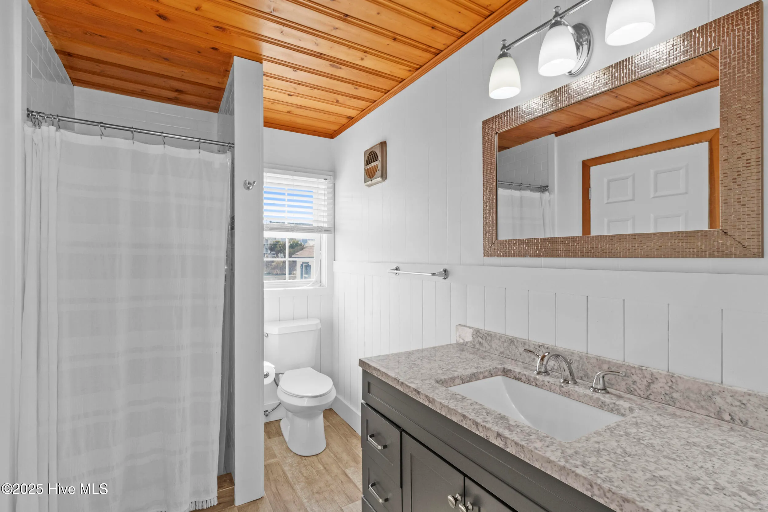 Carolina Beach, North Carolina 28428, United States, 4 Bedrooms Bedrooms, ,2 BathroomsBathrooms,Residential,Active,77867