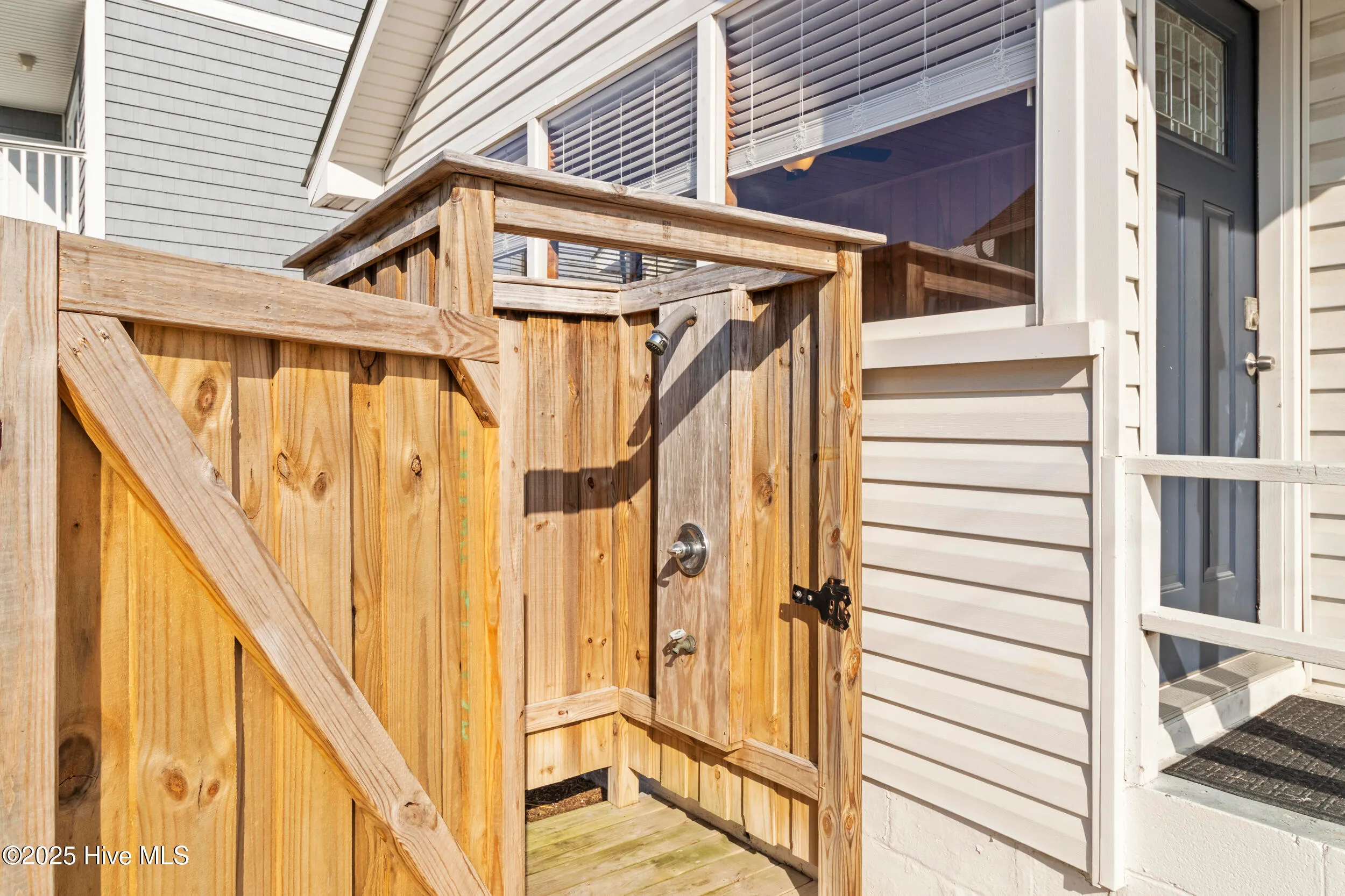 Carolina Beach, North Carolina 28428, United States, 4 Bedrooms Bedrooms, ,2 BathroomsBathrooms,Residential,Active,77867