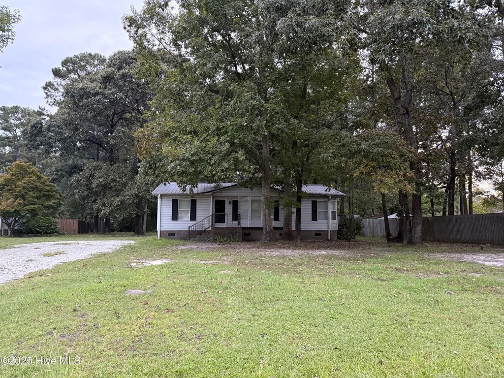 Photo of 202 Forest Island Point, Rocky Point, NC 28457 (MLS # 100534681)
