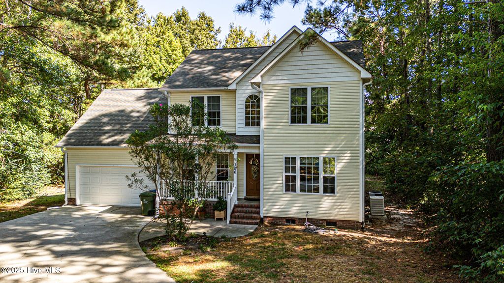 Photo of 306 Lakeview Court, Sneads Ferry, NC 28460 (MLS # 100533377)