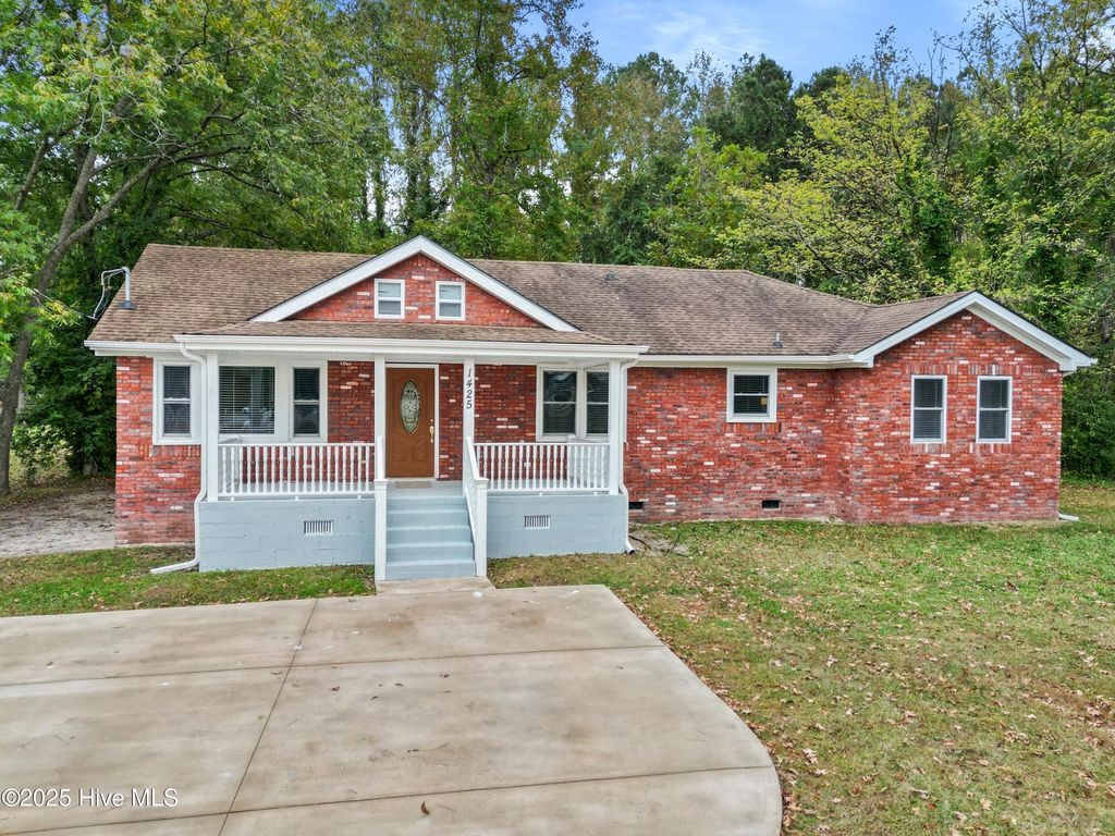 Photo of 1425 Highland Drive, Washington, NC 27889 (MLS # 100538577)