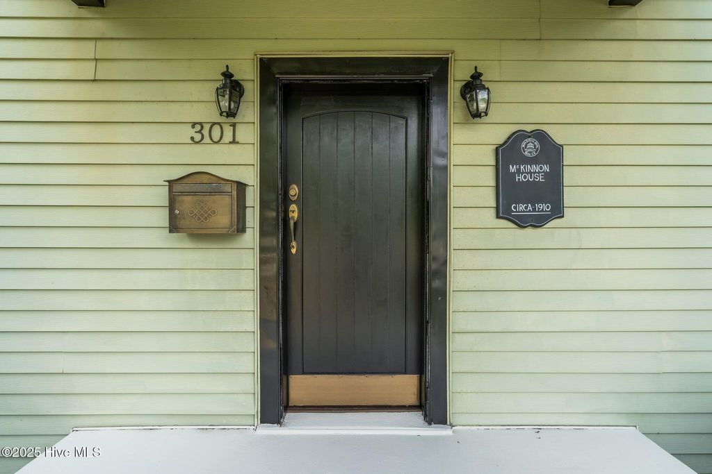 Photo of 301 W Central Street, Maxton, NC 28364 (MLS # 100543892)