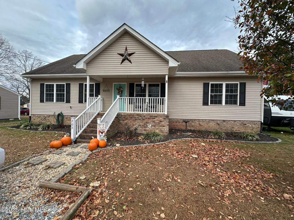 Photo of 203 Garriss Street, Conway, NC 27820 (MLS # 100543402)