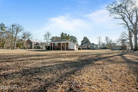 A home in Pollocksville