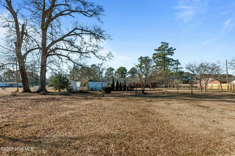 A home in Pollocksville