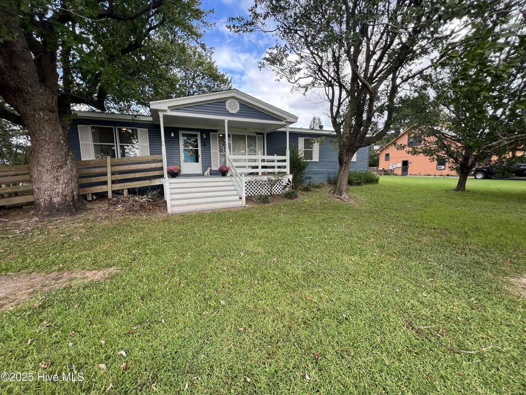 Photo of 121 Bryan Road, Knotts Island, NC 27950 (MLS # 100534501)