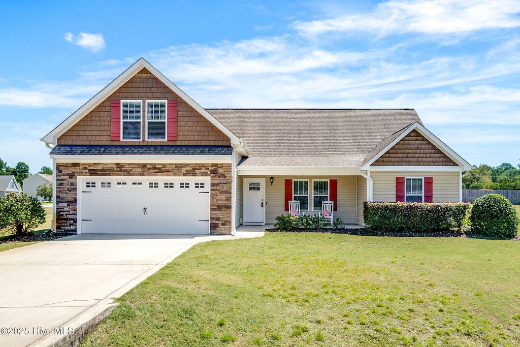 Photo of 19 Darel Street, Rocky Point, NC 28457 (MLS # 100506008)