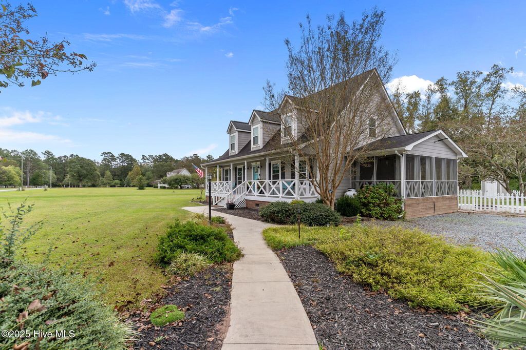 Photo of 74 S Hummingbird Lane, Rocky Point, NC 28457 (MLS # 100535279)