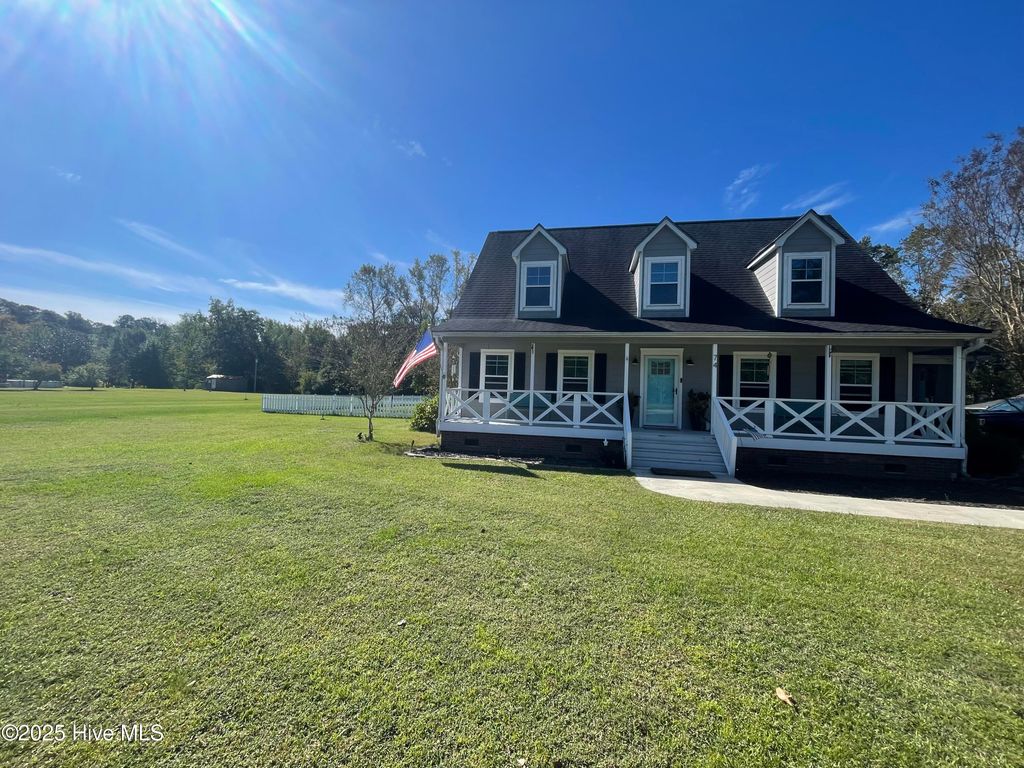 Photo of 74 S Hummingbird Lane, Rocky Point, NC 28457 (MLS # 100535279)