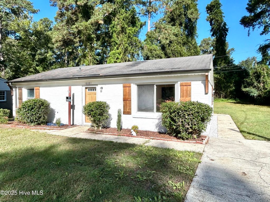 Photo of 16081 Bronco Drive, Laurinburg, NC 28352 (MLS # 100534020)