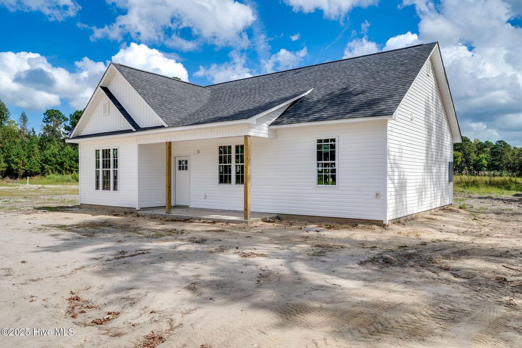 Photo of 3181 Log Cabin Road, Teachey, NC 28464 (MLS # 100535800)