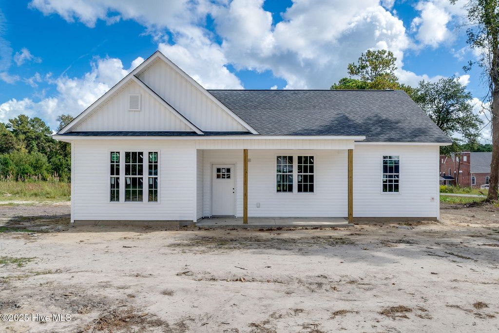 Photo of 3181 Log Cabin Road, Teachey, NC 28464 (MLS # 100535800)