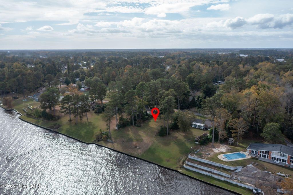 Photo of 2108 Neuse Cliffs Drive, New Bern, NC 28560 (MLS # 100475671)