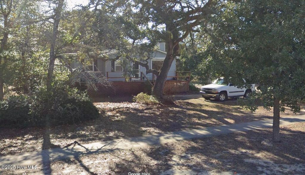 Photo of 507 W Oak Island Drive, Oak Island, NC 28465 (MLS # 100535374)