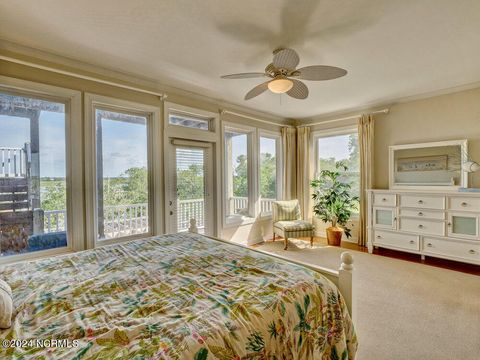 A home in Topsail Beach