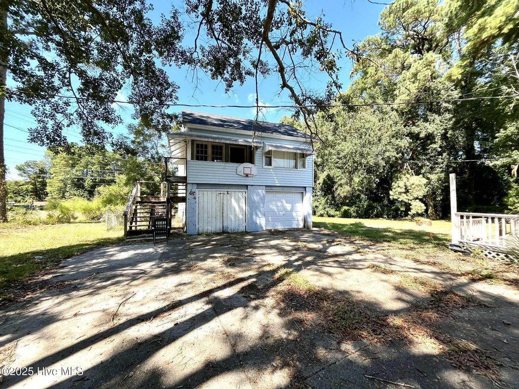 Photo of 306 Sherwood Road, Jacksonville, NC 28540 (MLS # 100532130)