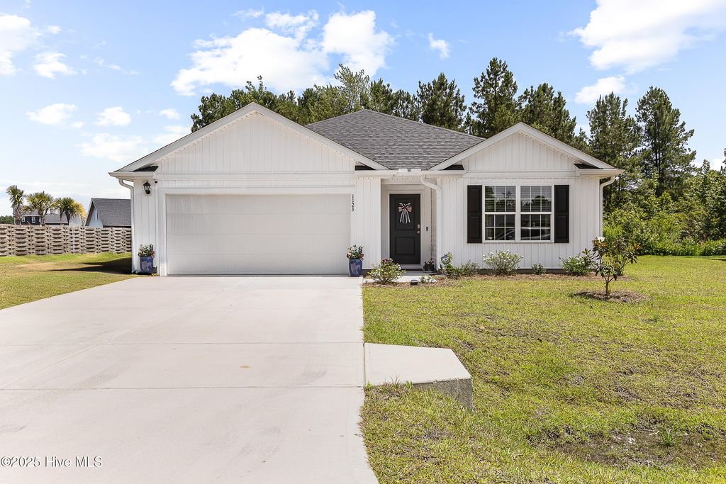 Photo of 1123 Carteret Manor Drive, Jacksonville, NC 28546 (MLS # 100511923)