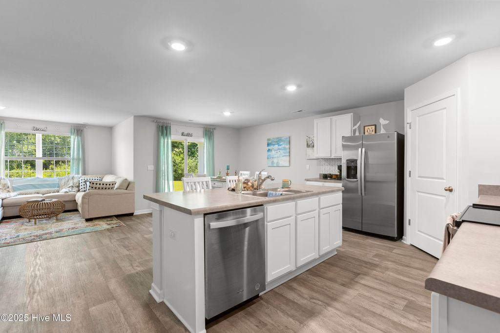 Photo of 1123 Carteret Manor Drive, Jacksonville, NC 28546 (MLS # 100511923)