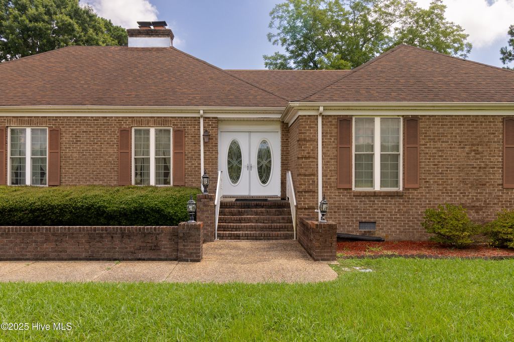 Photo of 303 Snug Harbor Road, Hertford, NC 27944 (MLS # 100518773)