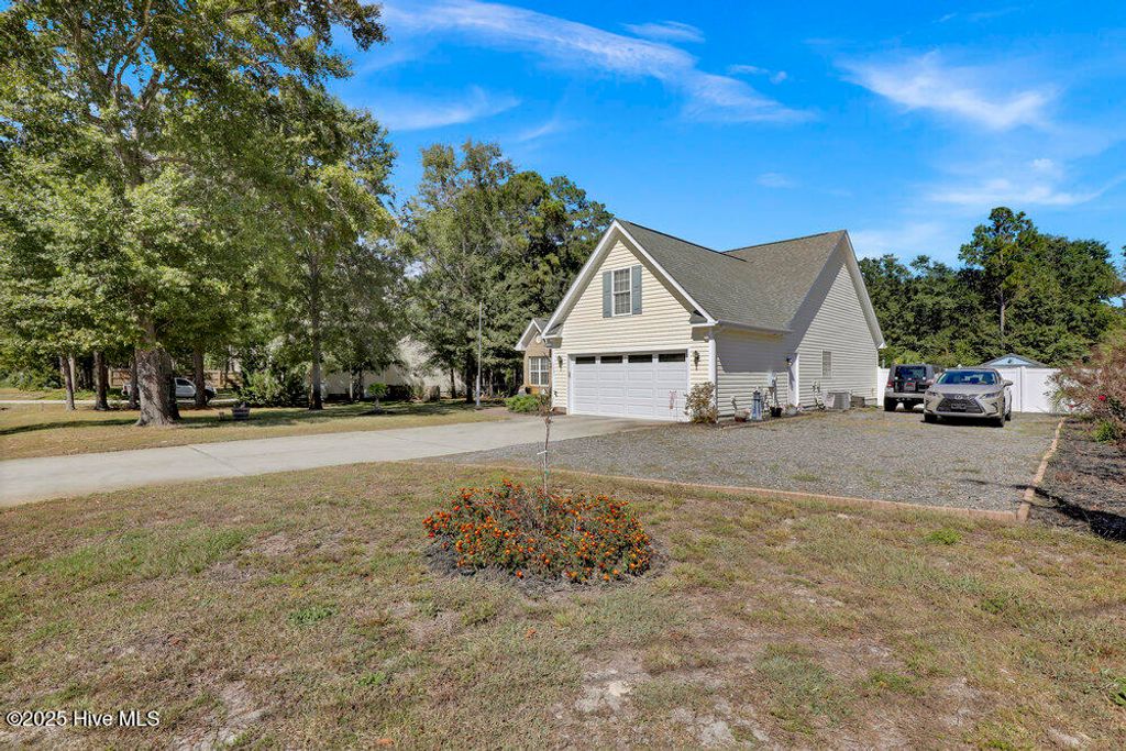 Photo of 1031 Washington Acres Road, Hampstead, NC 28443 (MLS # 100532845)