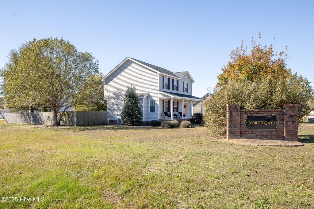 Photo of 21 Northgate Lane, Clinton, NC 28328 (MLS # 100539792)