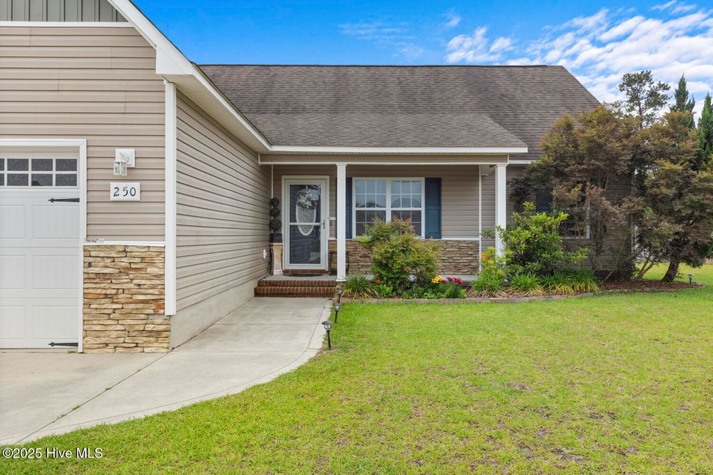 Photo of 250 Rowland Drive, Richlands, NC 28574 (MLS # 100530286)