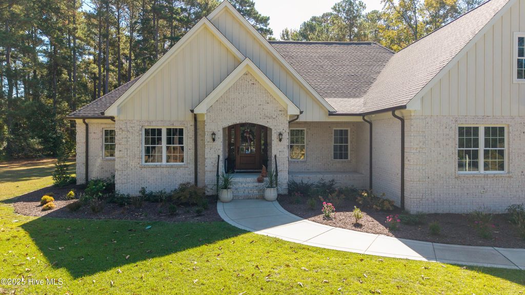 Photo of 310 Fox Lake Drive, Clinton, NC 28328 (MLS # 100533218)