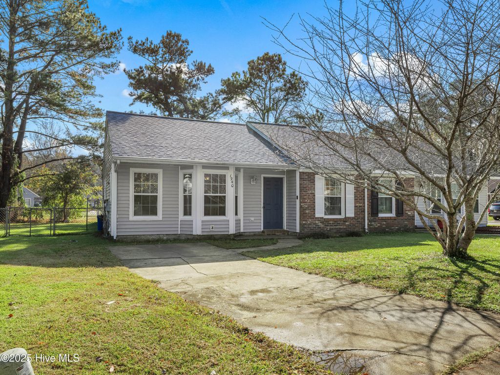 Photo of 1940 Heather Loop Loop, Midway Park, NC 28544 (MLS # 100543710)