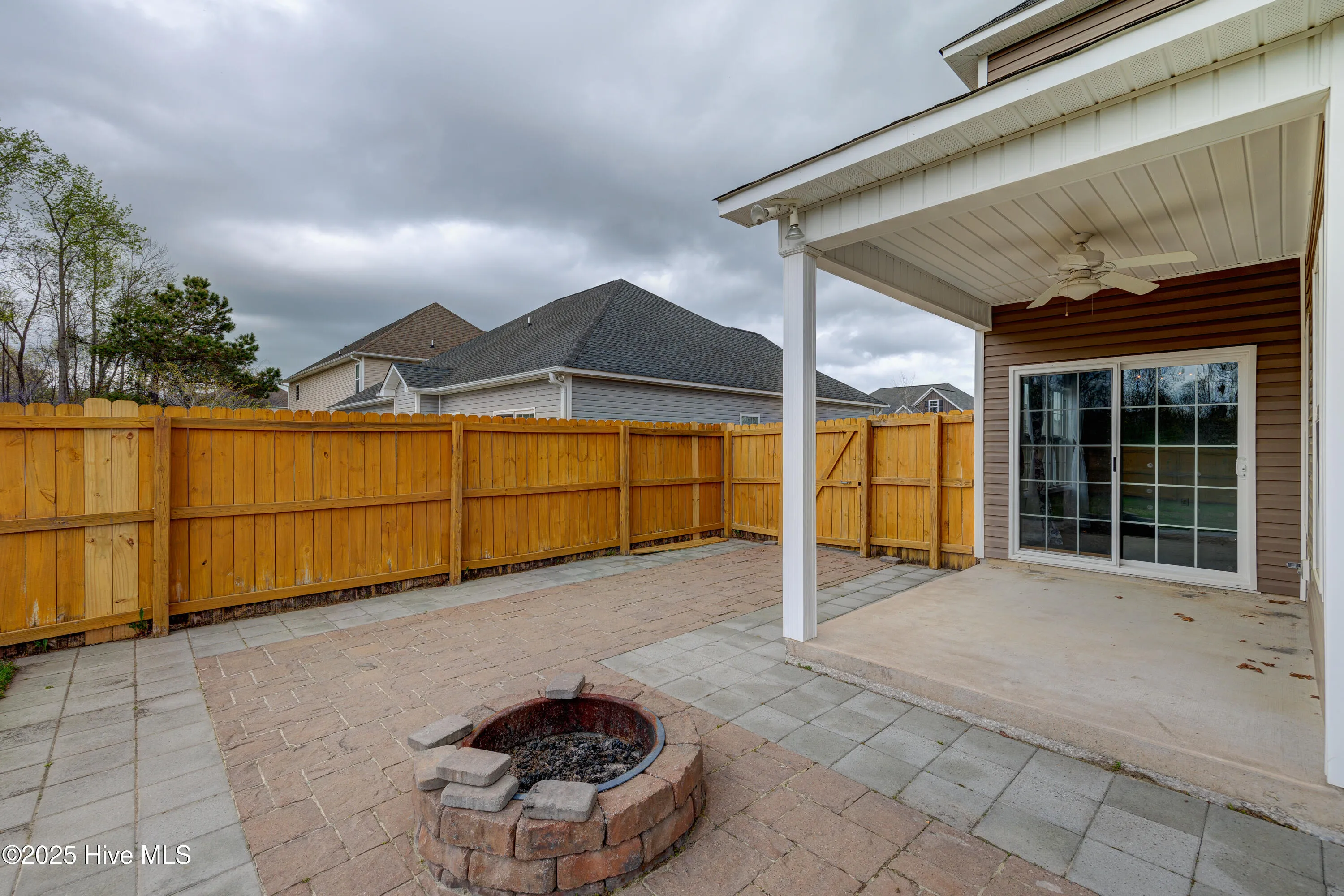 New Bern, North Carolina 28562, United States, 5 Bedrooms Bedrooms, ,4 BathroomsBathrooms,Residential,Pending,101462