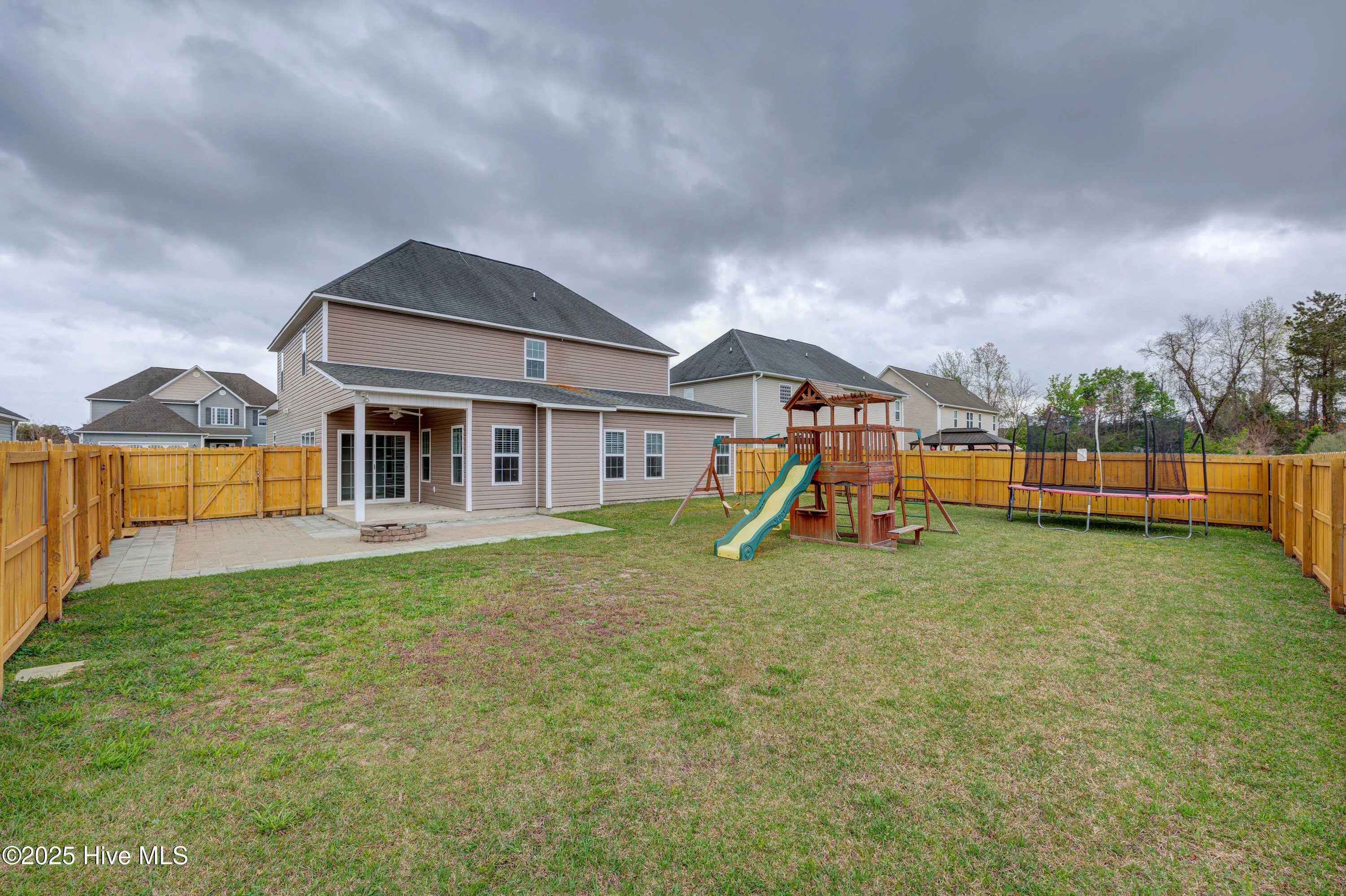 New Bern, North Carolina 28562, United States, 5 Bedrooms Bedrooms, ,4 BathroomsBathrooms,Residential,Pending,101462