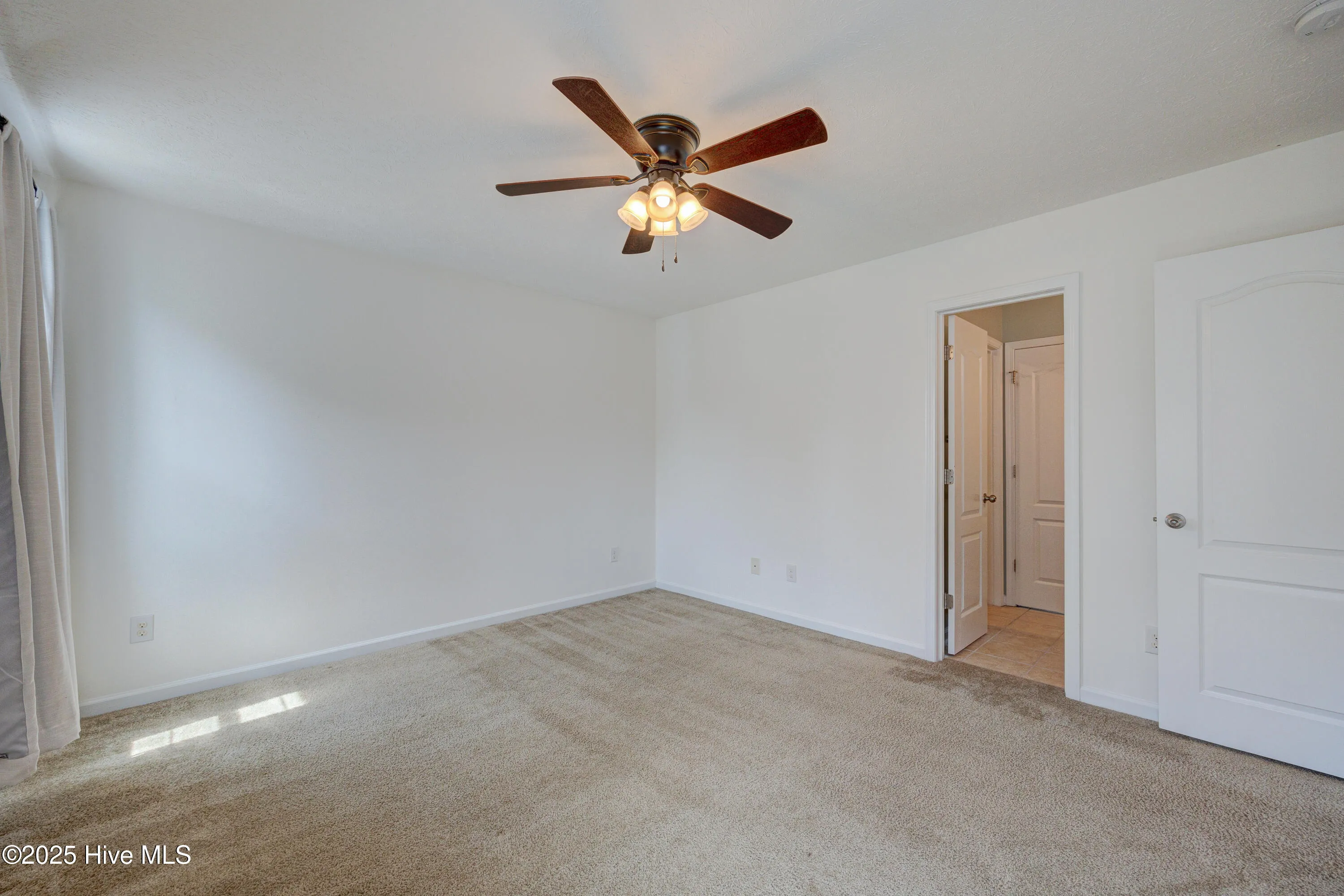 New Bern, North Carolina 28562, United States, 5 Bedrooms Bedrooms, ,4 BathroomsBathrooms,Residential,Pending,101462