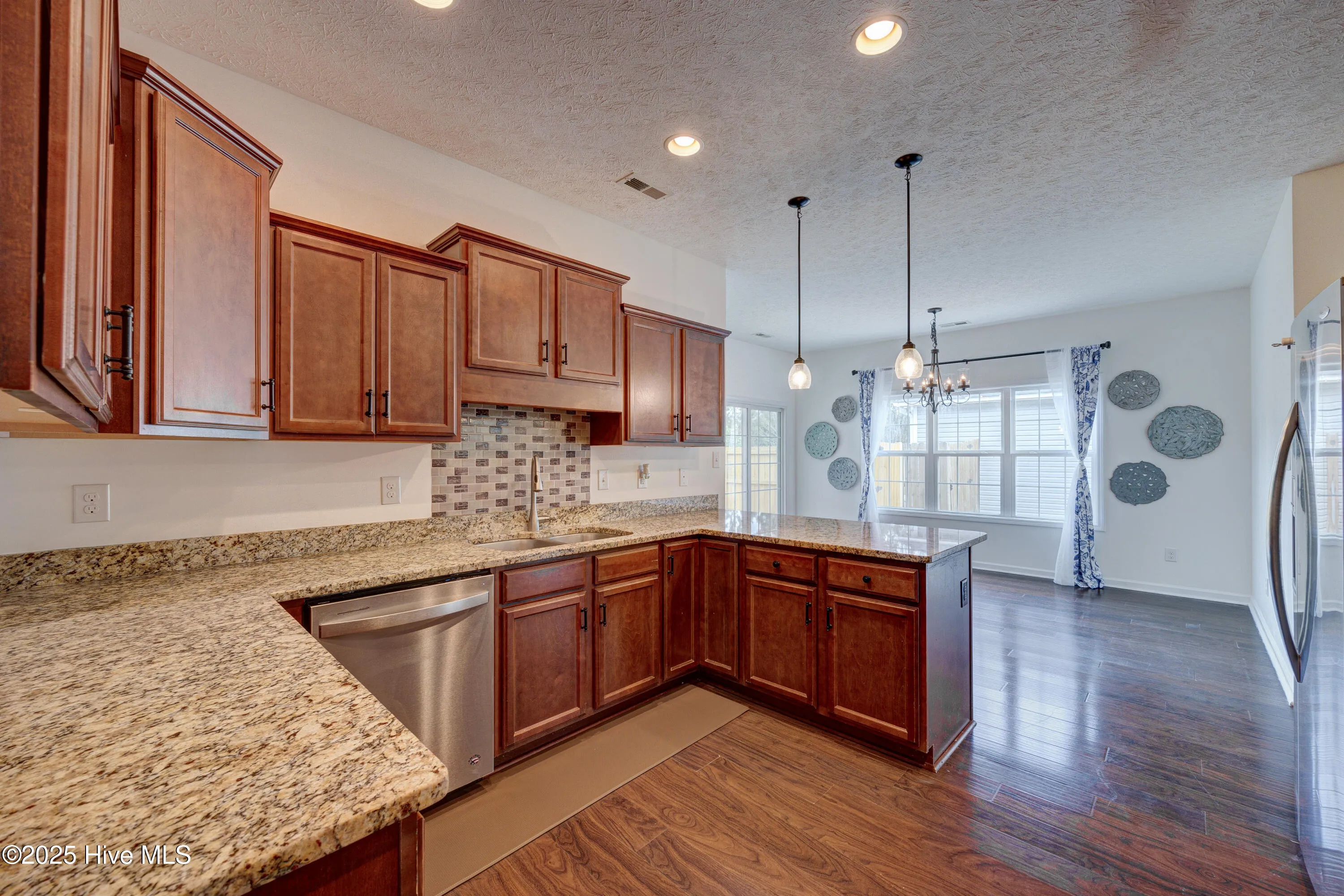 New Bern, North Carolina 28562, United States, 5 Bedrooms Bedrooms, ,4 BathroomsBathrooms,Residential,Pending,101462