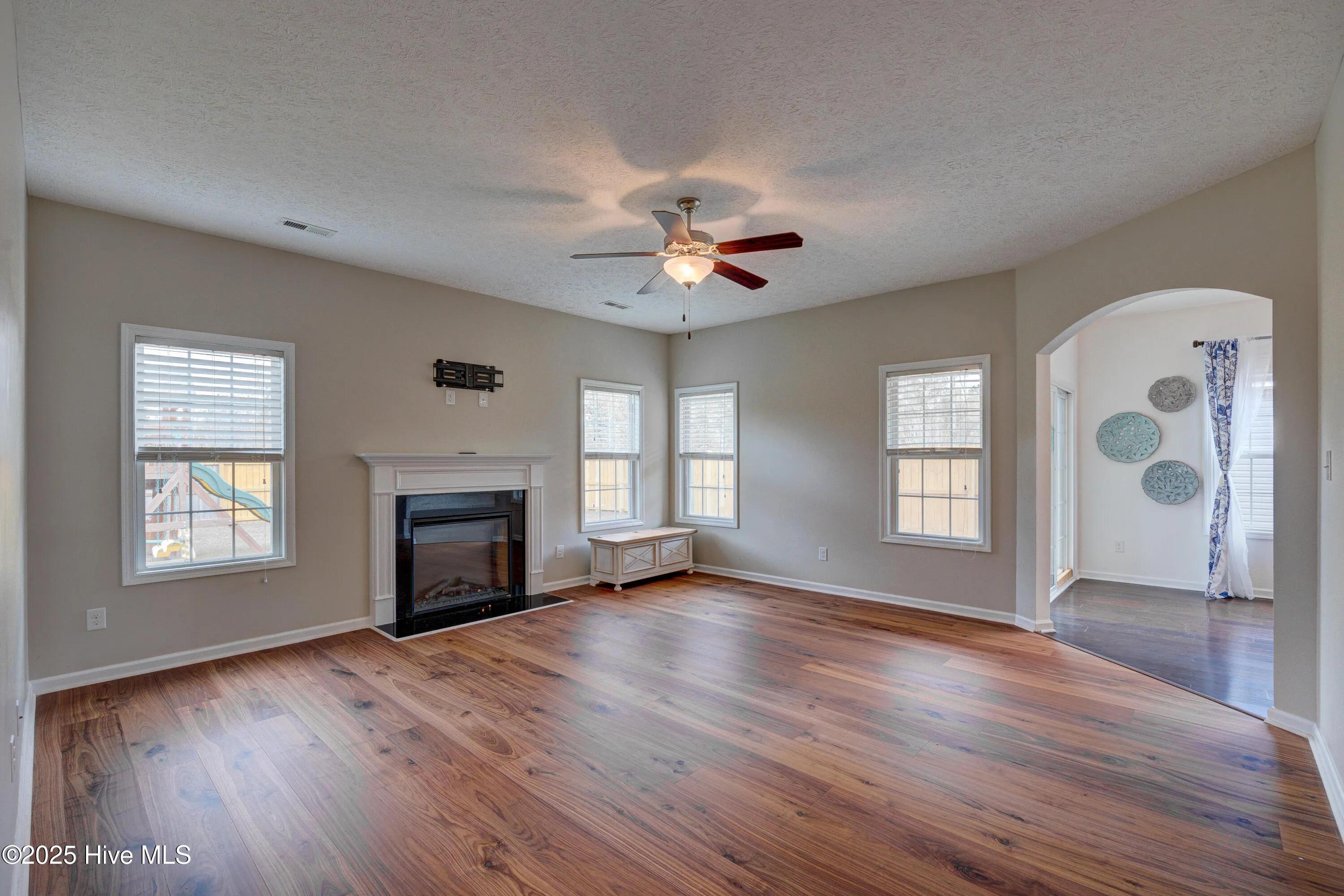 New Bern, North Carolina 28562, United States, 5 Bedrooms Bedrooms, ,4 BathroomsBathrooms,Residential,Pending,101462