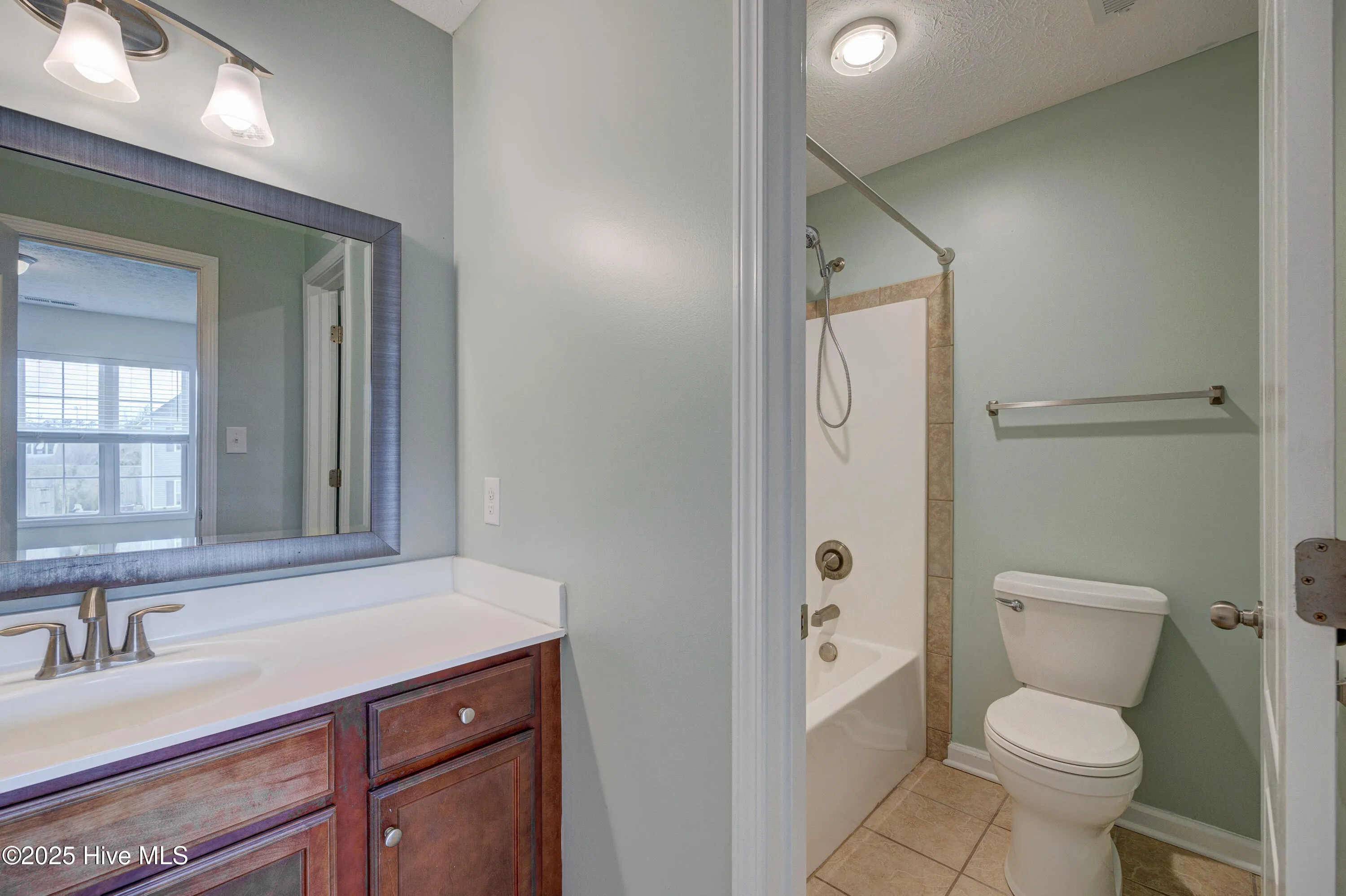 New Bern, North Carolina 28562, United States, 5 Bedrooms Bedrooms, ,4 BathroomsBathrooms,Residential,Pending,101462