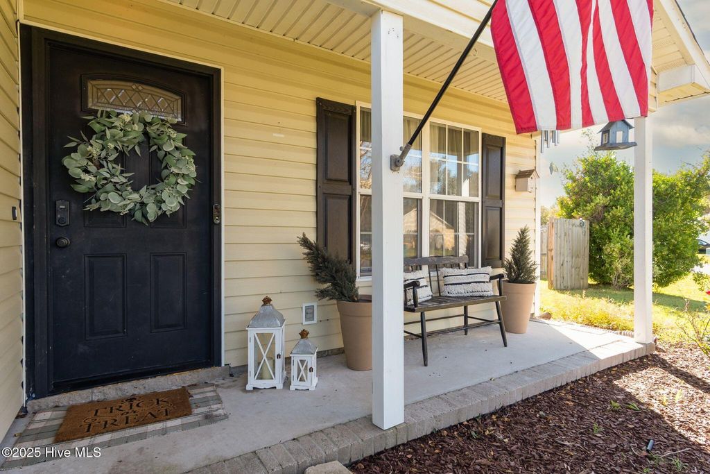 Photo of 200 Harrow Court, Jacksonville, NC 28546 (MLS # 100537602)