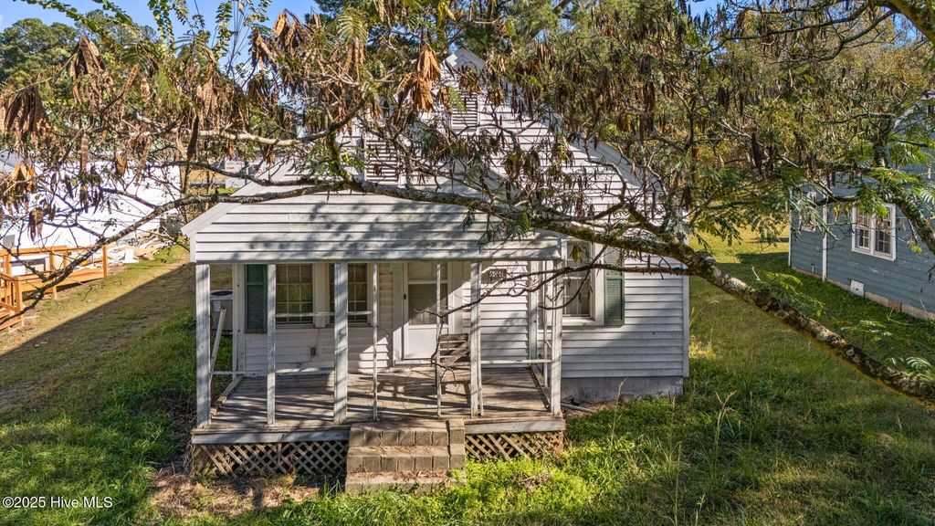 Photo of 604 Wilson St Ext, Plymouth, NC 27962 (MLS # 100537314)